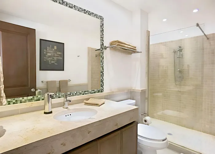 Luxury Duplex 2br Pool & Garden View Quiet 30m From 5th Ave With Gym & Parking * Playa del Carmen